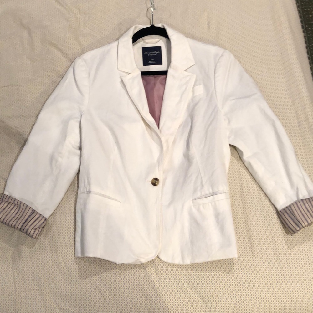 AMERICAN EAGLE white blazer